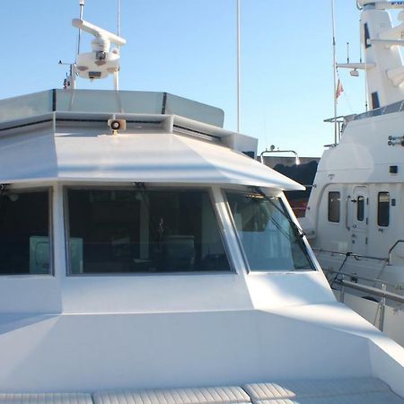 Your Own Private Yacht Sant Adria de Besos Exterior foto