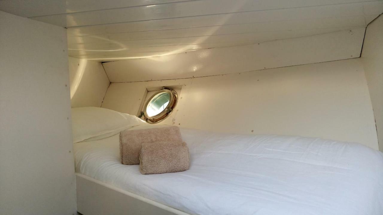 Your Own Private Yacht Sant Adria de Besos Exterior foto