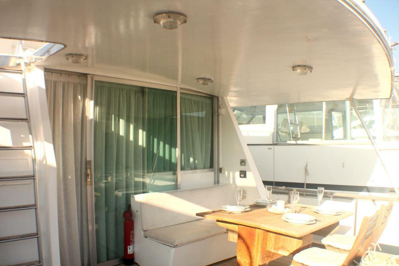 Your Own Private Yacht Sant Adria de Besos Exterior foto