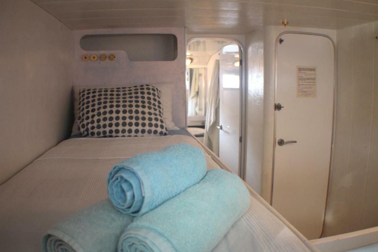 Your Own Private Yacht Sant Adria de Besos Exterior foto