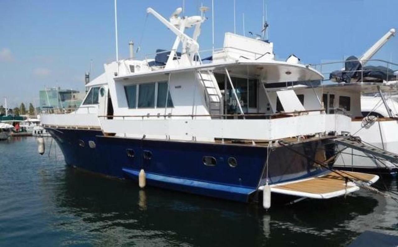 Your Own Private Yacht Sant Adria de Besos Exterior foto