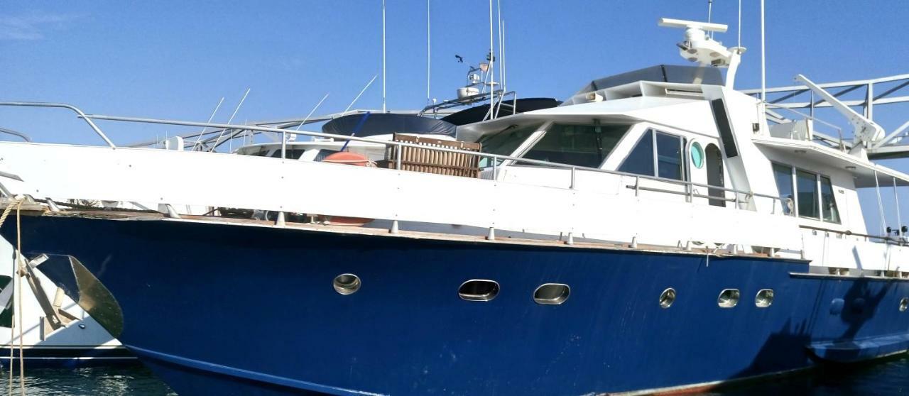 Your Own Private Yacht Sant Adria de Besos Exterior foto